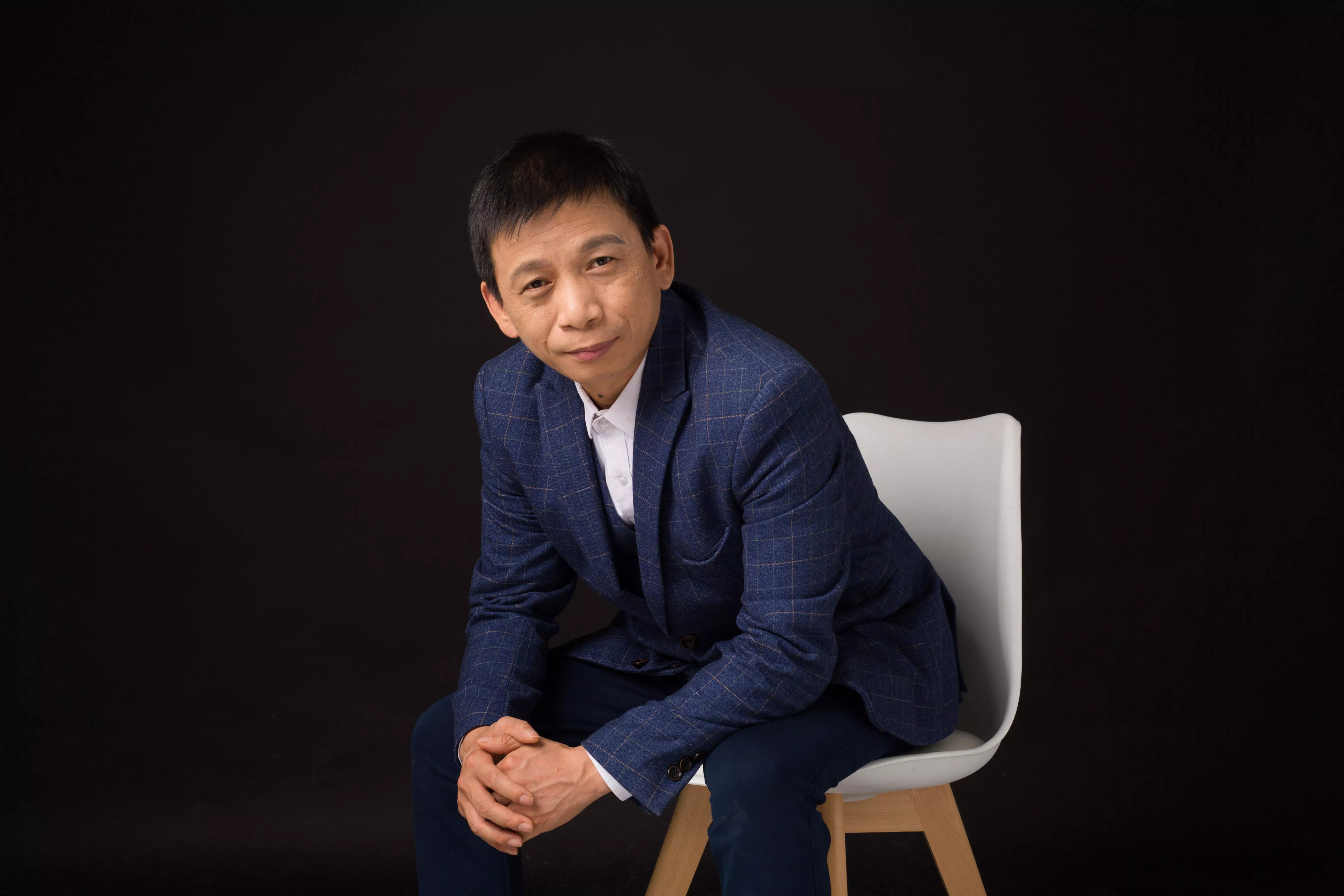 黄依铭 (党支部书记、常务副会长)