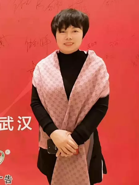 蔡小英 （副会长）